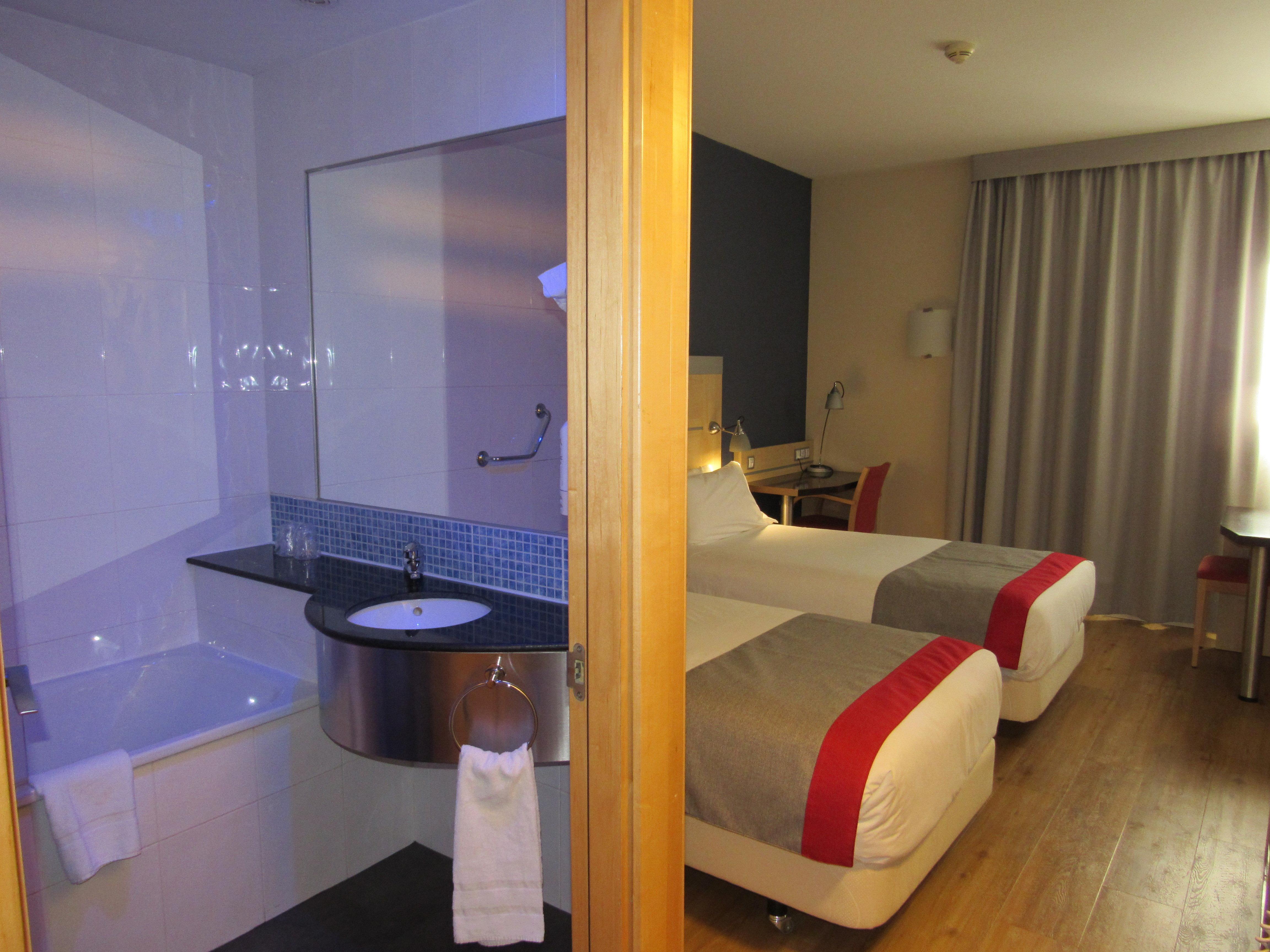Holiday Inn Express Alcobendas By Ihg Екстер'єр фото