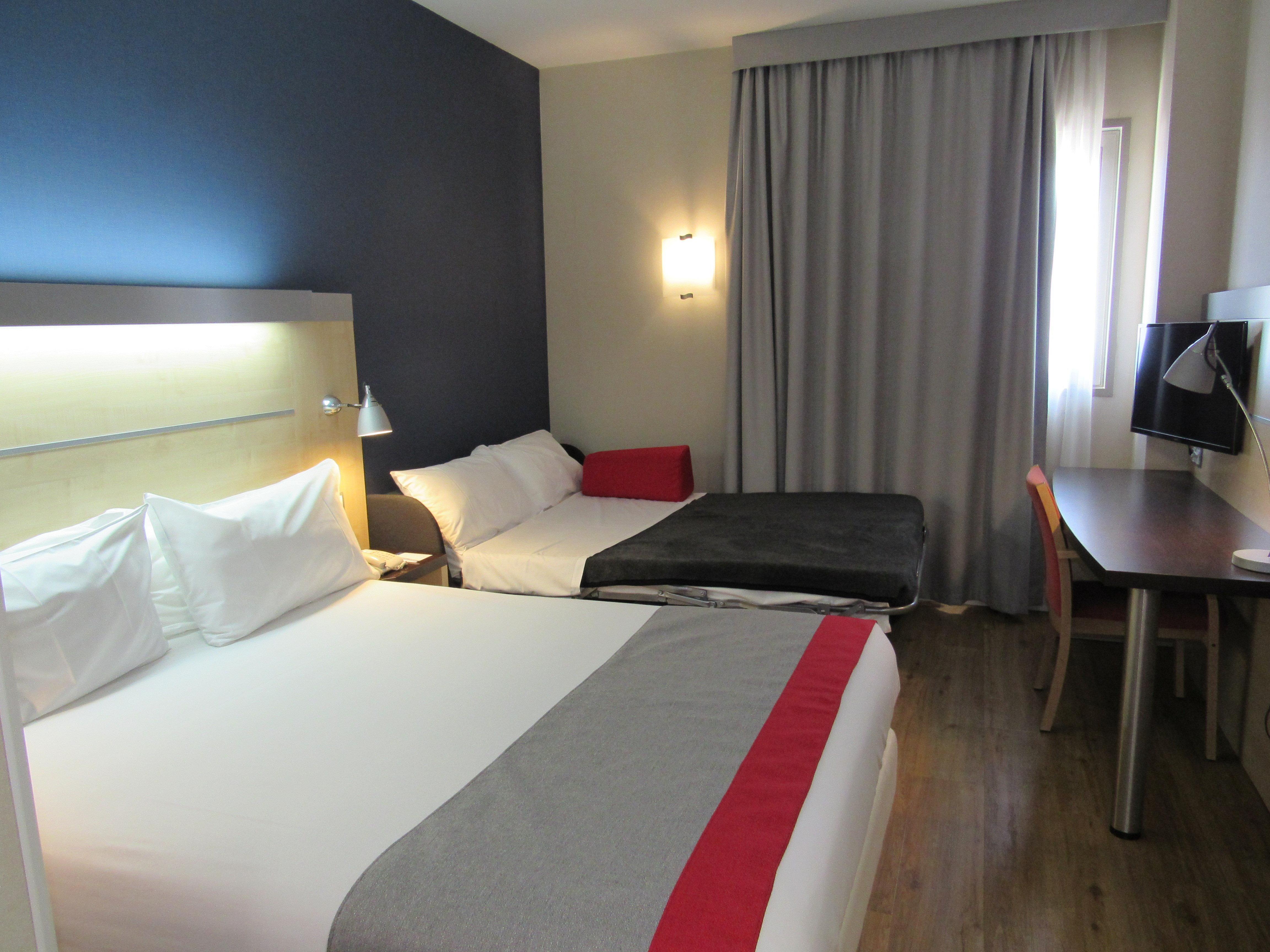 Holiday Inn Express Alcobendas By Ihg Екстер'єр фото