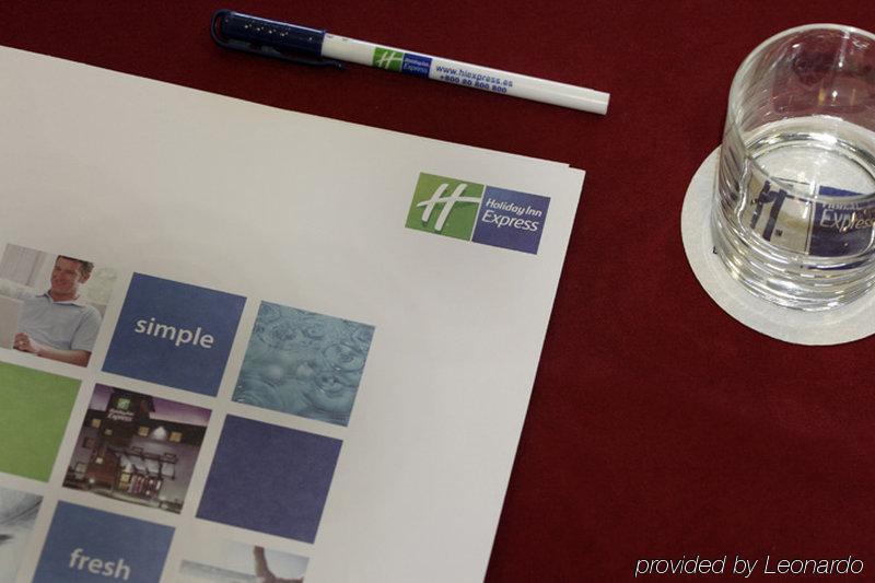 Holiday Inn Express Alcobendas By Ihg Екстер'єр фото