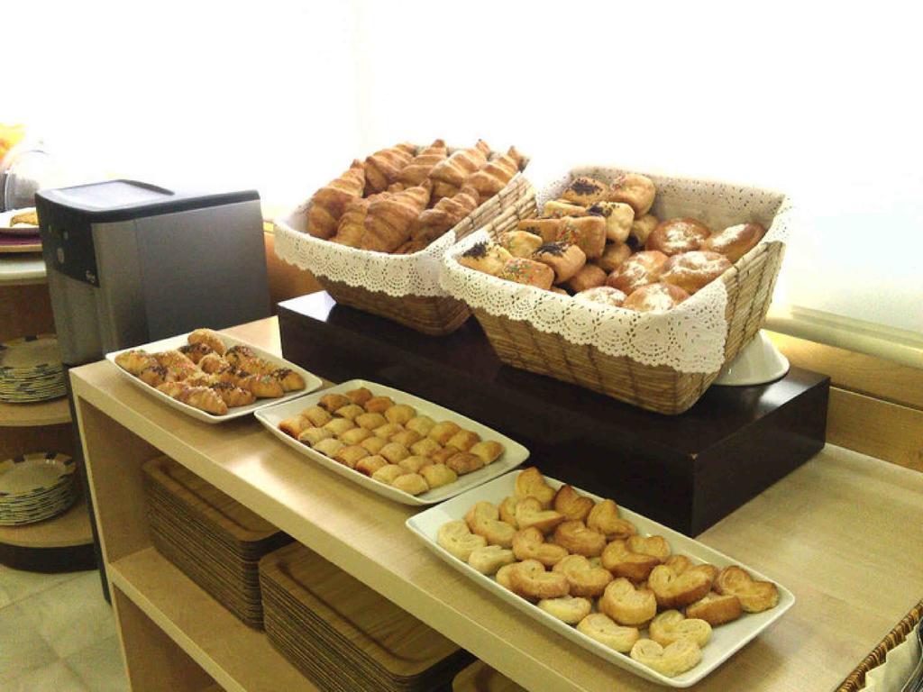 Holiday Inn Express Alcobendas By Ihg Екстер'єр фото