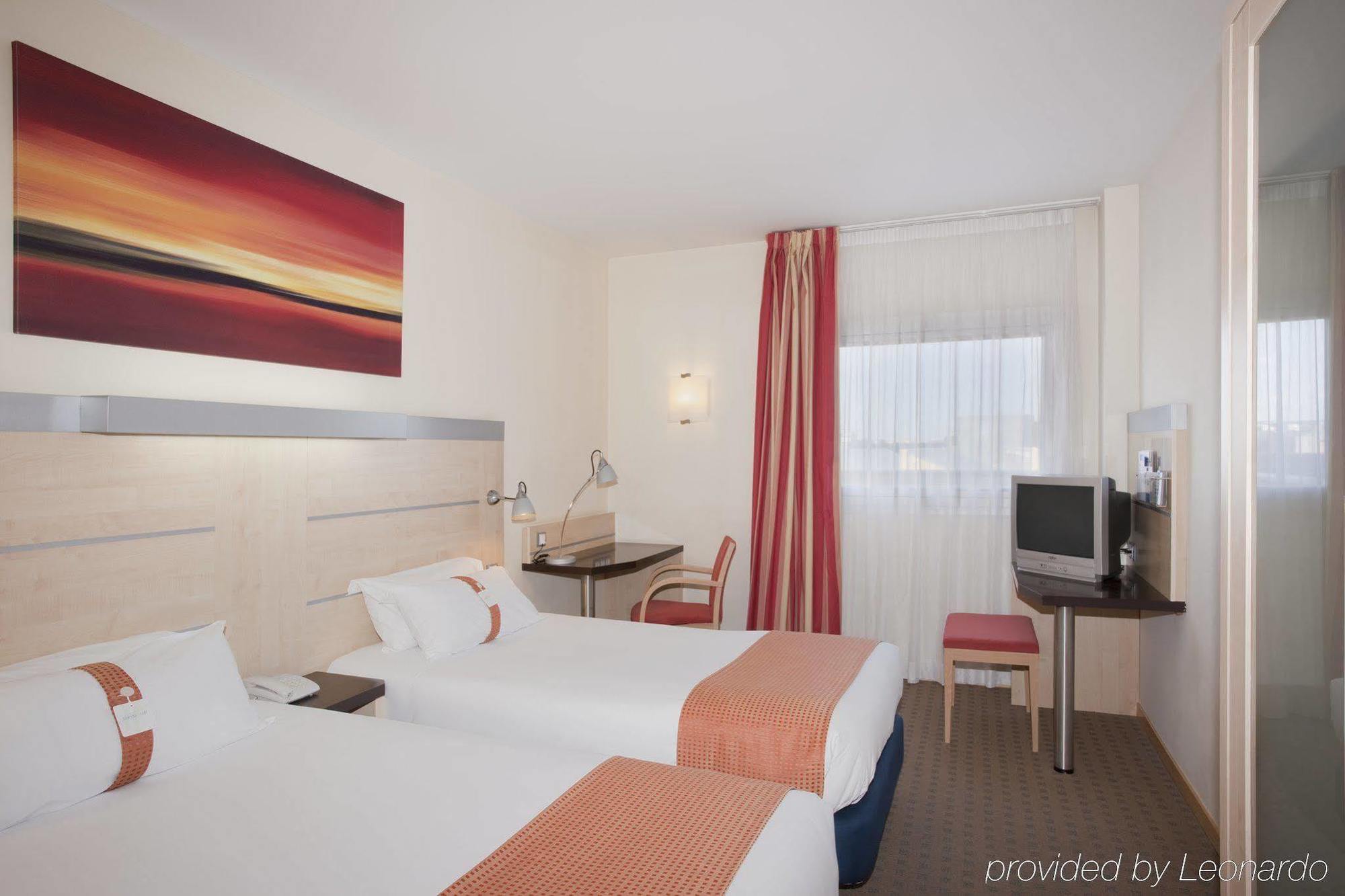 Holiday Inn Express Alcobendas By Ihg Екстер'єр фото